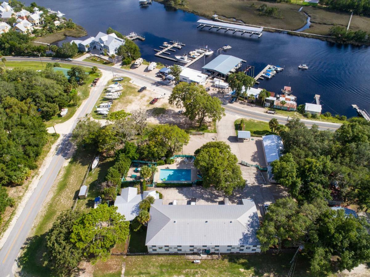 Steinhatchee River Inn And Marina Exteriér fotografie